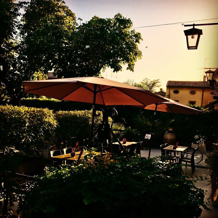 Boutique Hotel Corte Malaspina Castelnuovo del Garda Exteriör bild